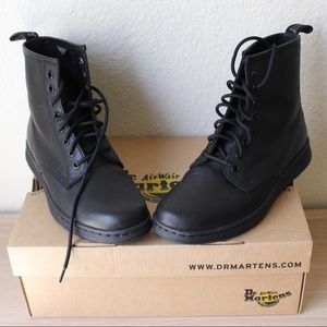 Airwair Dr Martens Newton boots